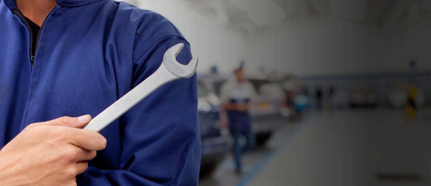 Service technician with a wrench – GlobalERP service module